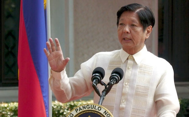 Tổng thống Philippines lên án vụ phát thanh viên đang lên sóng bị sát hại